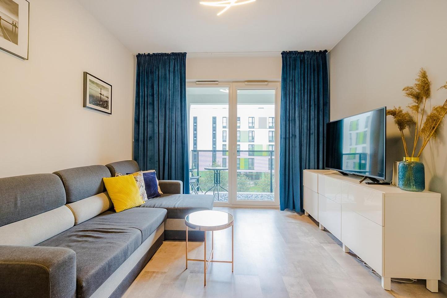 Family Apartment Zoliborz By Noclegi Renters 바르샤바 외부 사진